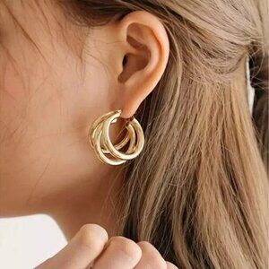 “Triple Dare” Multi-Hoop Classic Simple Minimalist Neutral Casual Circle Earring